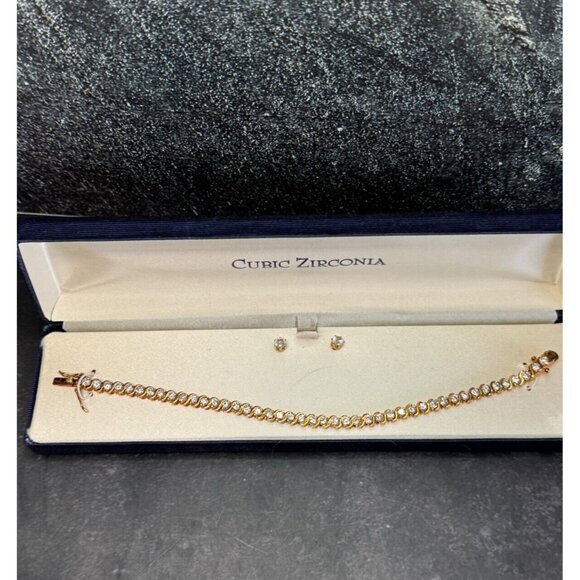 Cubic Zirconia Clear Crystal Tennis Bracelet and Stud Earrings Boxed - Picture 1 of 8